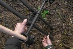 Korum Deluxe River Pod -Safarica Sioux-winkel k0360054 deluxe river tripod ls 05